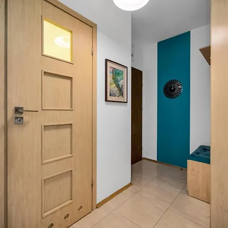 Apartment National Stadium - 7th Floor, Parking And Balcony - By Rentujemy