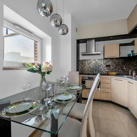 Apartment National Stadium - 7th Floor, Parking And Balcony - By Rentujemy *